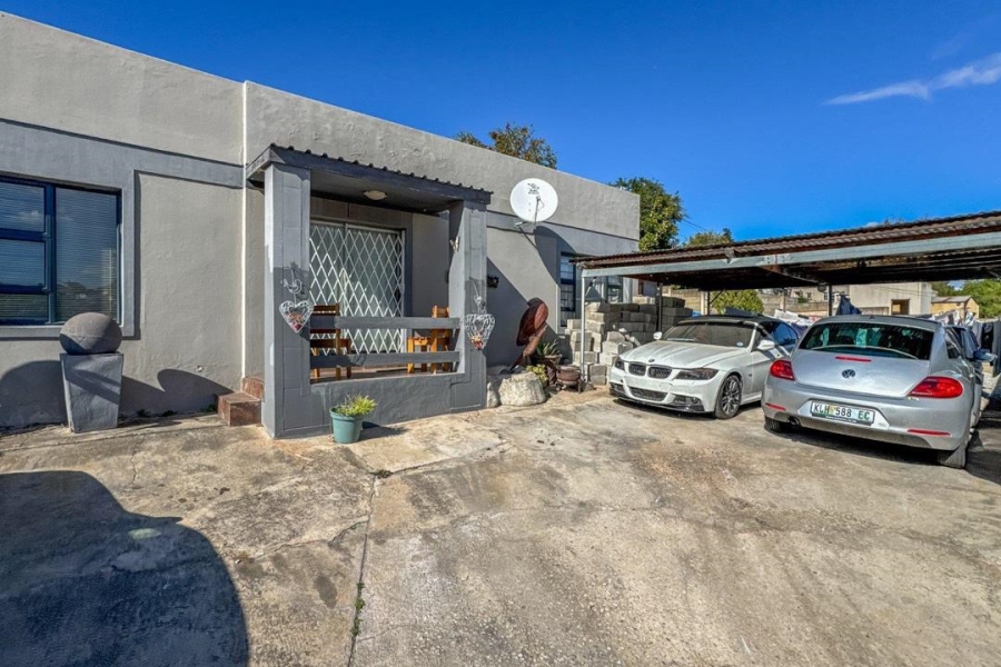 5 Bedroom Property for Sale in Van Riebeeck Hoogte Eastern Cape
